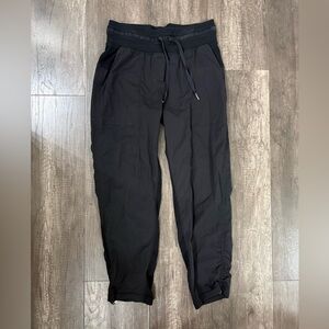 lululemon athletica cropped studio pants size 4